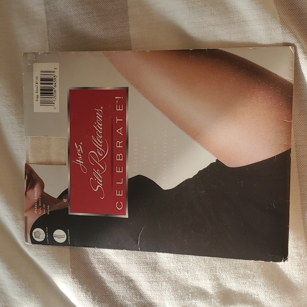 Ladies Hanes Silk Reflections sparkle effect nylons in ivory, size EF, NWT